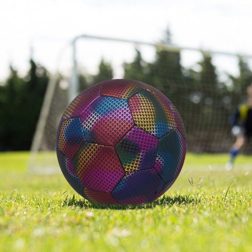 Bola de Futebol Refletiva - A Bola que se Destaca no Campo! - Minha loja